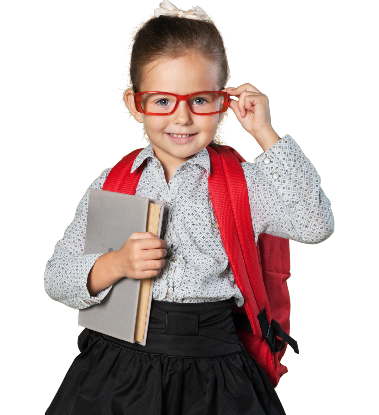 petite fille avec un cartable, des lunettes et tenant un cahier